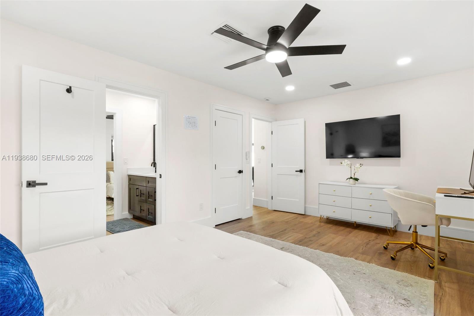 3540 NE 28th Ave, Lighthouse Point FL 33064