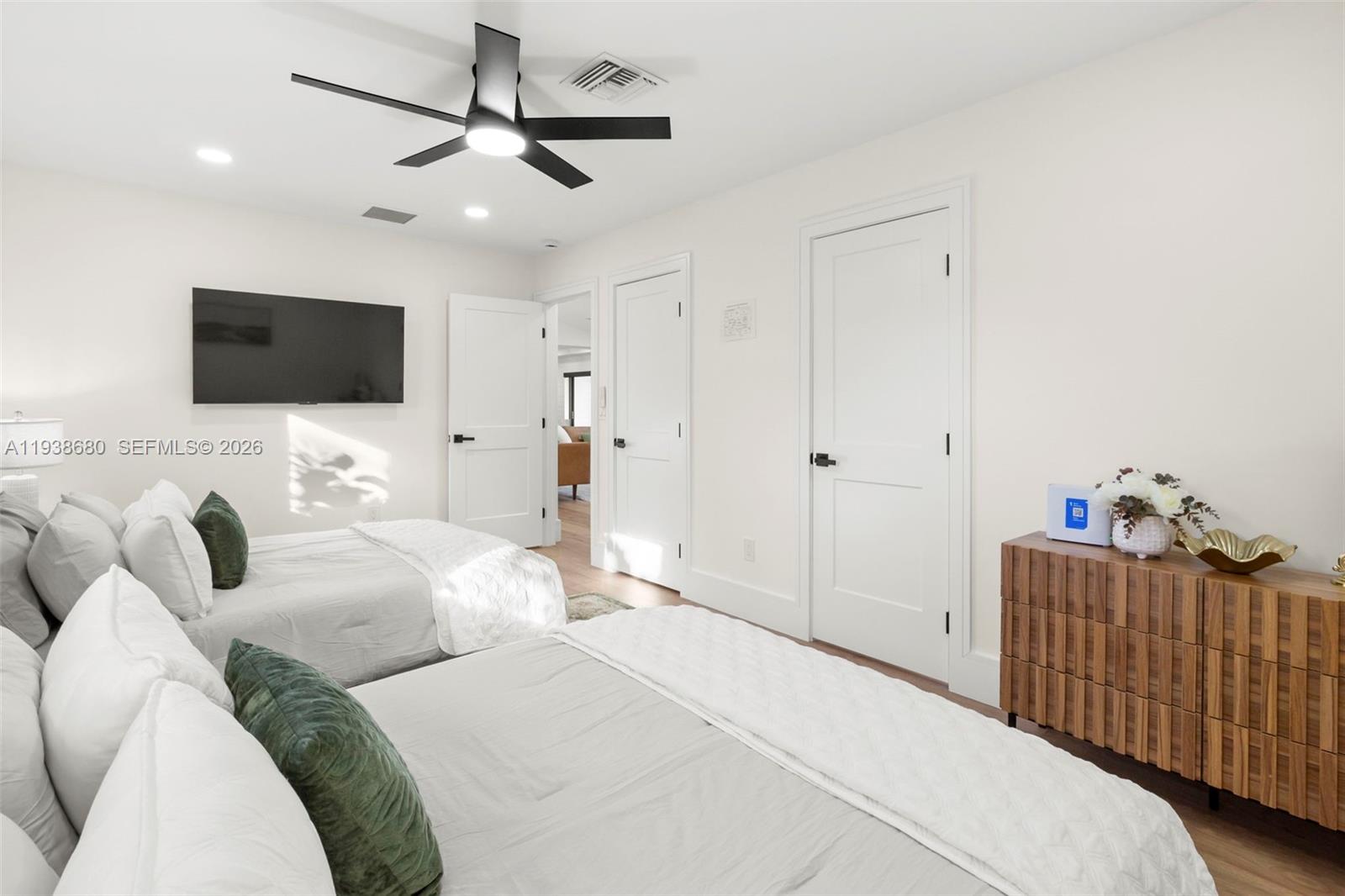 3540 NE 28th Ave, Lighthouse Point FL 33064