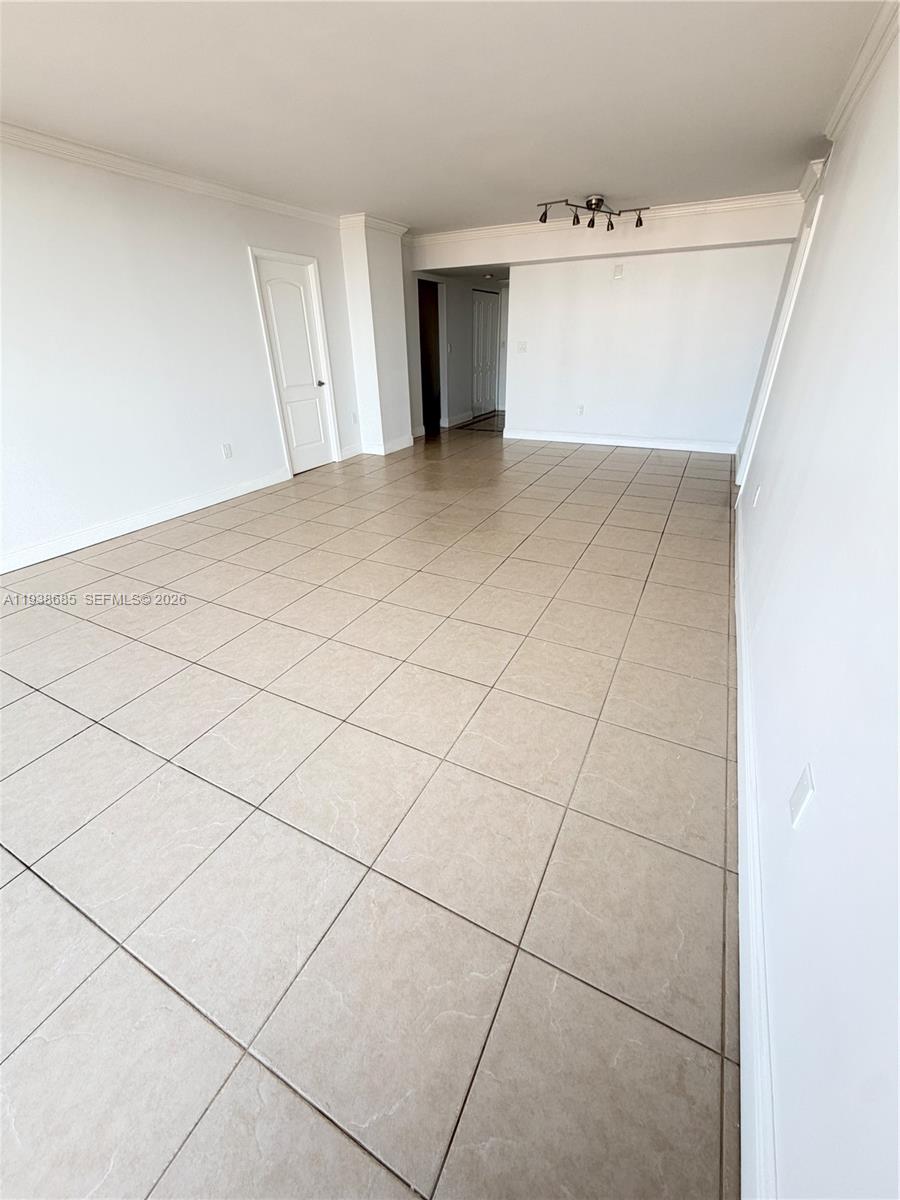 3701 N Country Club Dr #1901, Aventura FL 33180