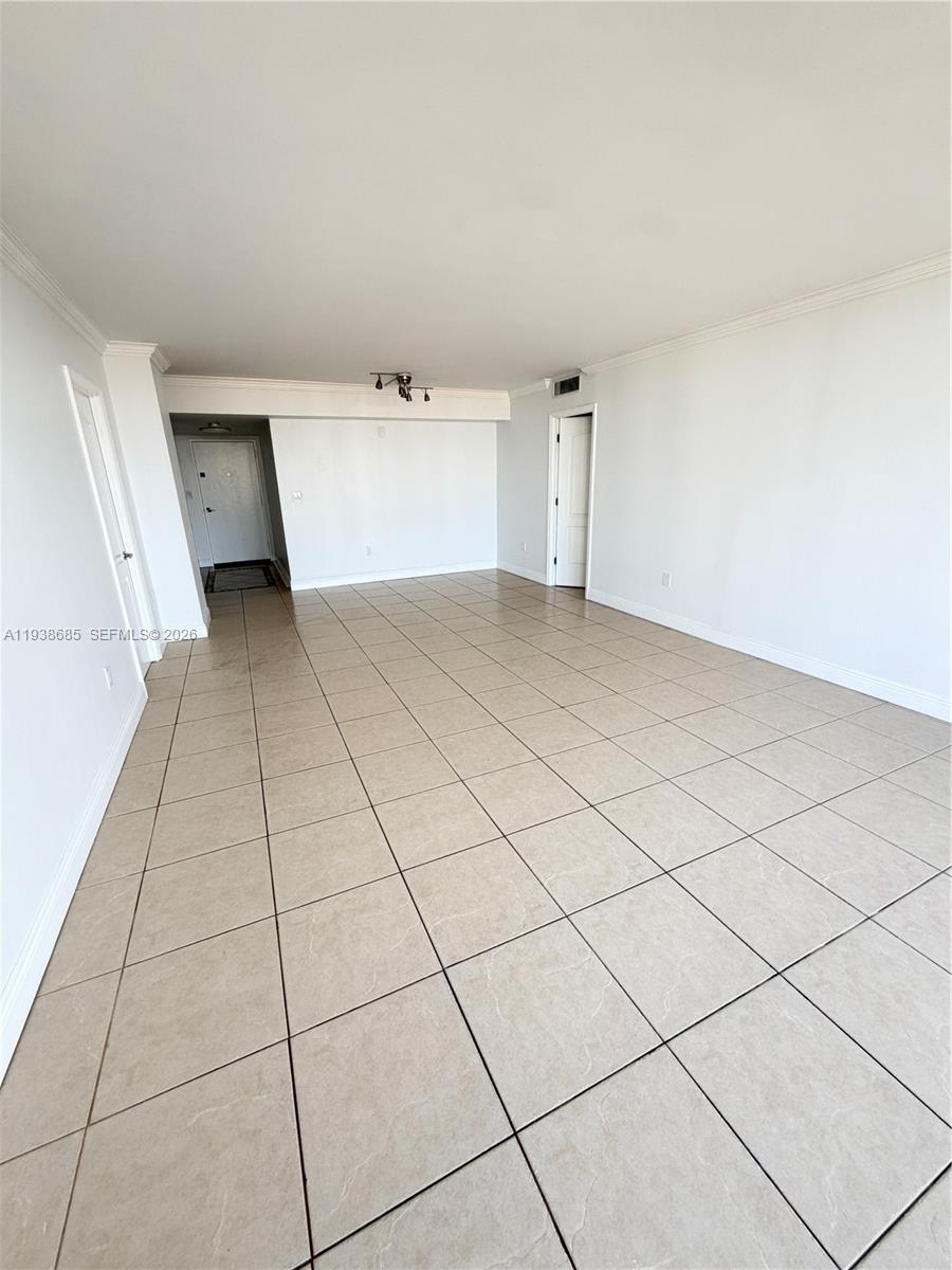 3701 N Country Club Dr #1901, Aventura FL 33180