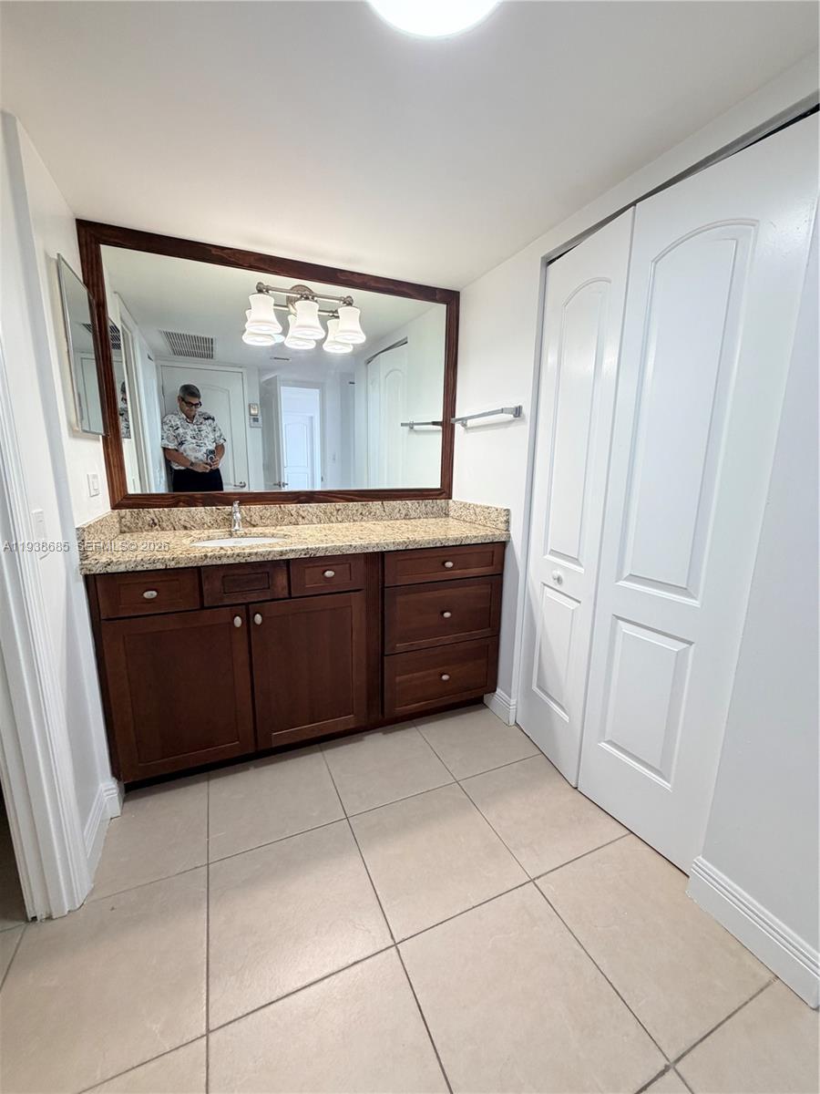 3701 N Country Club Dr #1901, Aventura FL 33180