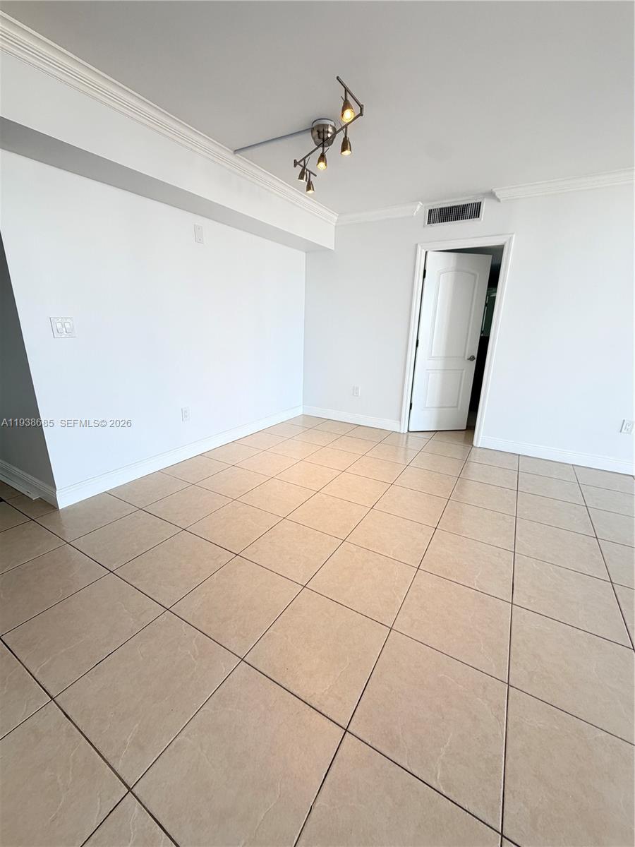 3701 N Country Club Dr #1901, Aventura FL 33180