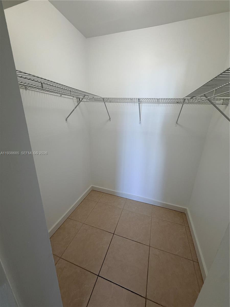 3701 N Country Club Dr #1901, Aventura FL 33180