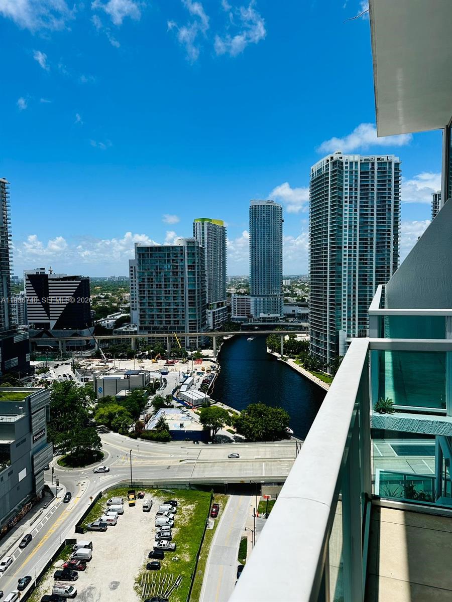 41 SE 5th St #1512, Miami FL 33131