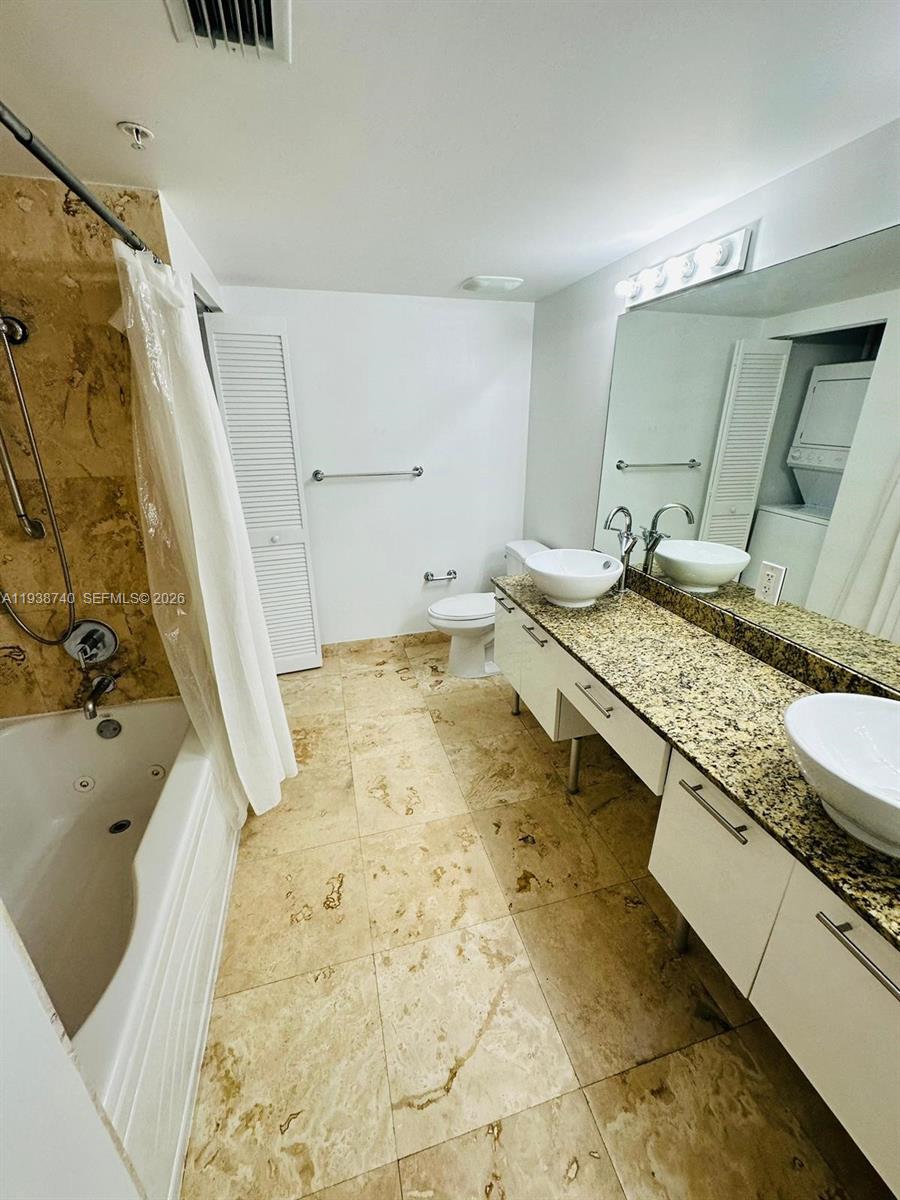 41 SE 5th St #1512, Miami FL 33131