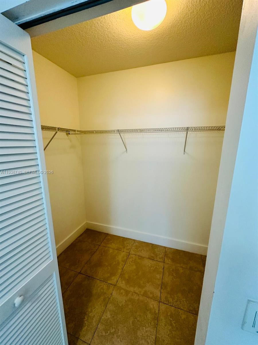 41 SE 5th St #1512, Miami FL 33131