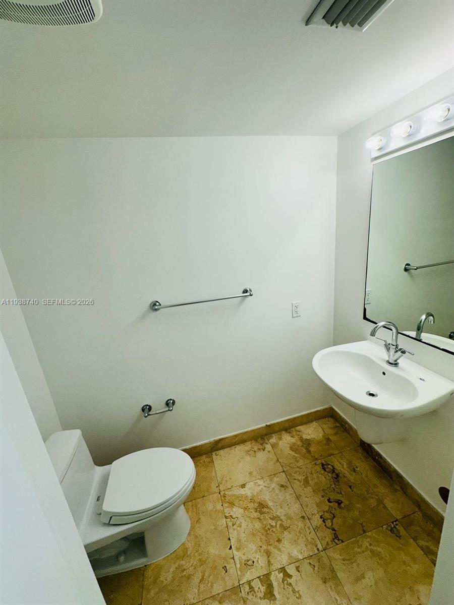 41 SE 5th St #1512, Miami FL 33131