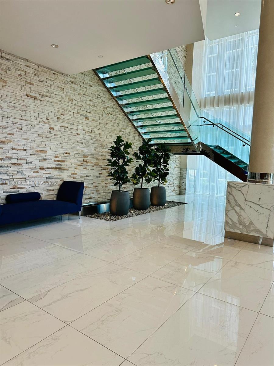 41 SE 5th St #1512, Miami FL 33131