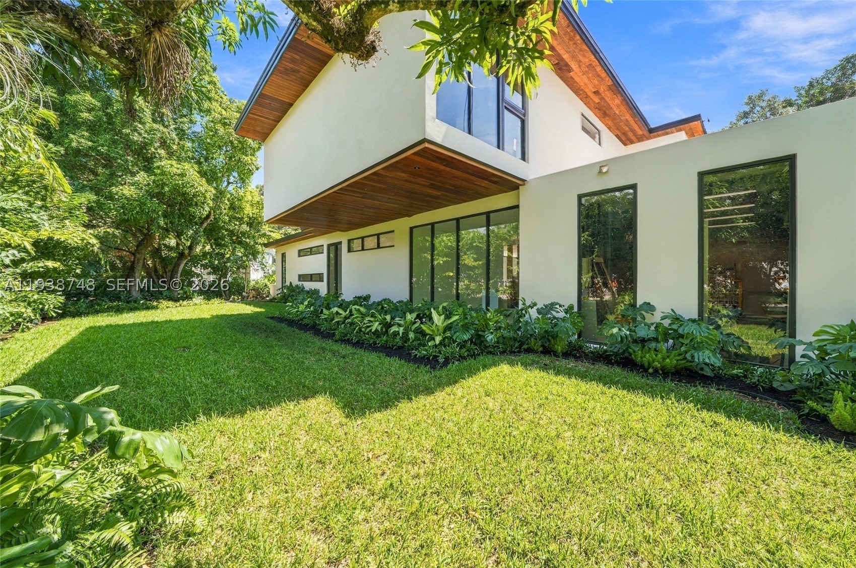 4150 Loquat Ave, Miami FL 33133
