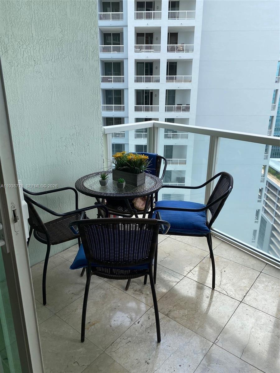 218 SE 14th St #2304, Miami FL 33131