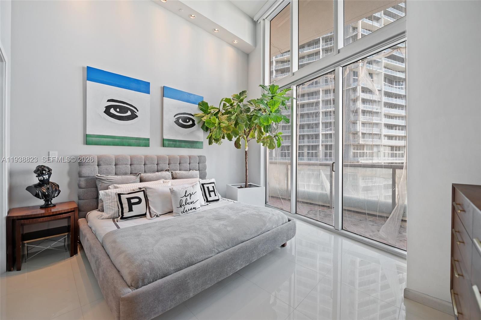 495 Brickell Ave #2204, Miami FL 33131