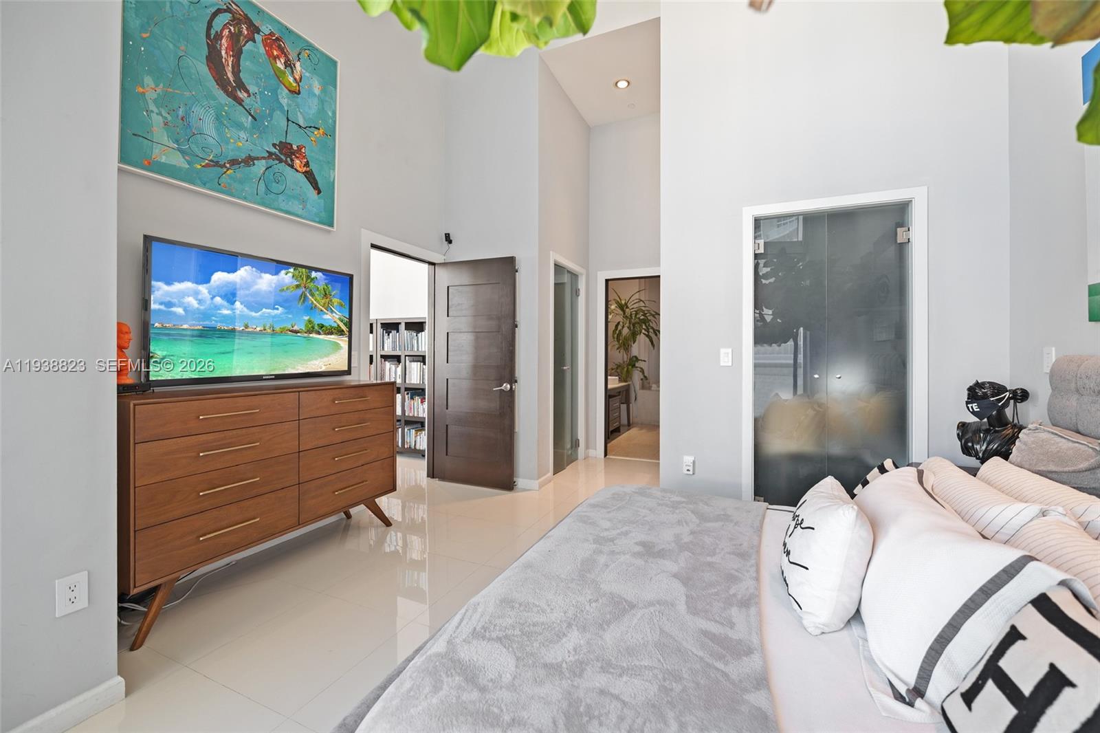 495 Brickell Ave #2204, Miami FL 33131