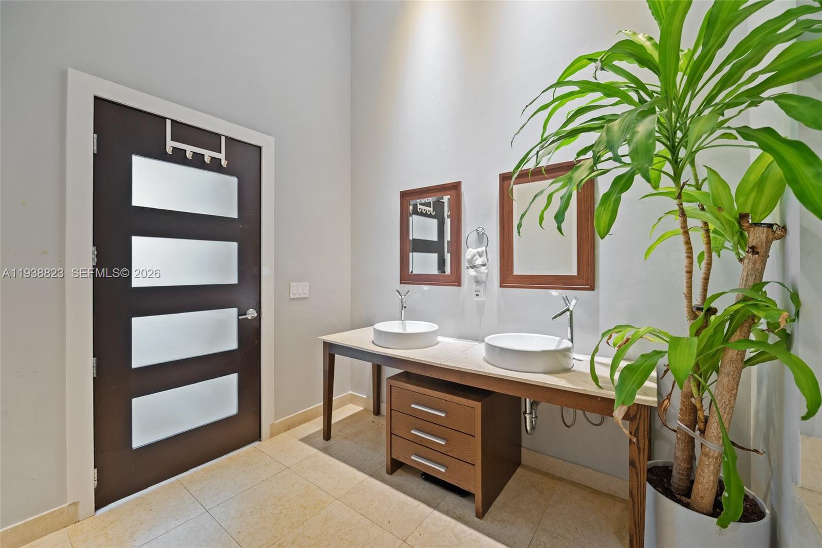 495 Brickell Ave #2204, Miami FL 33131