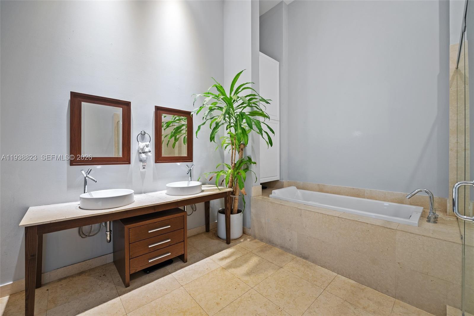 495 Brickell Ave #2204, Miami FL 33131