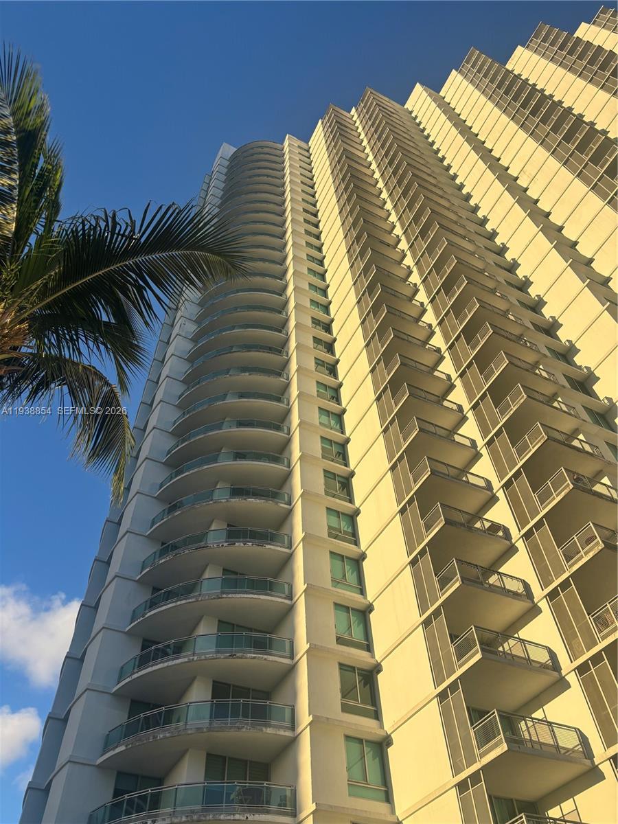 350 S Miami Ave #1208, Miami FL 33130