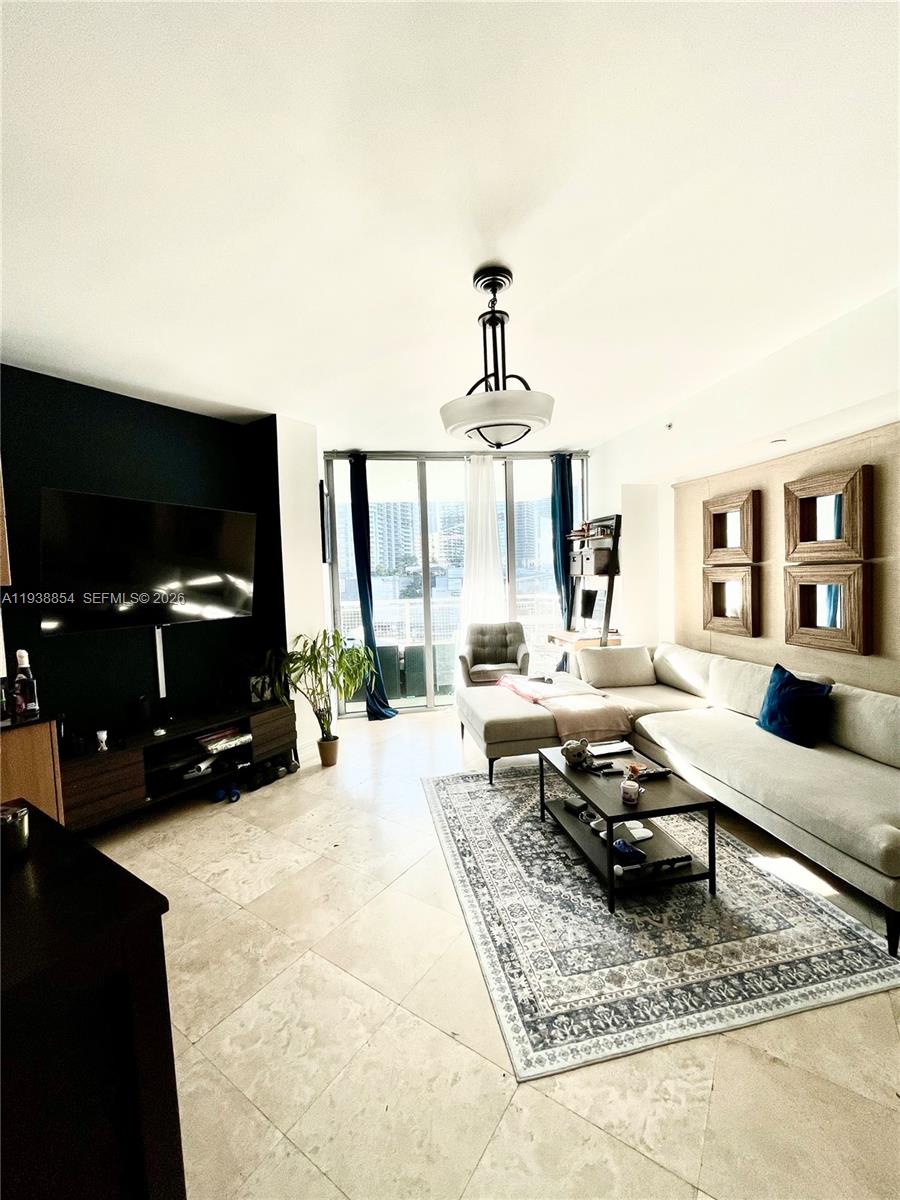 350 S Miami Ave #1208, Miami FL 33130