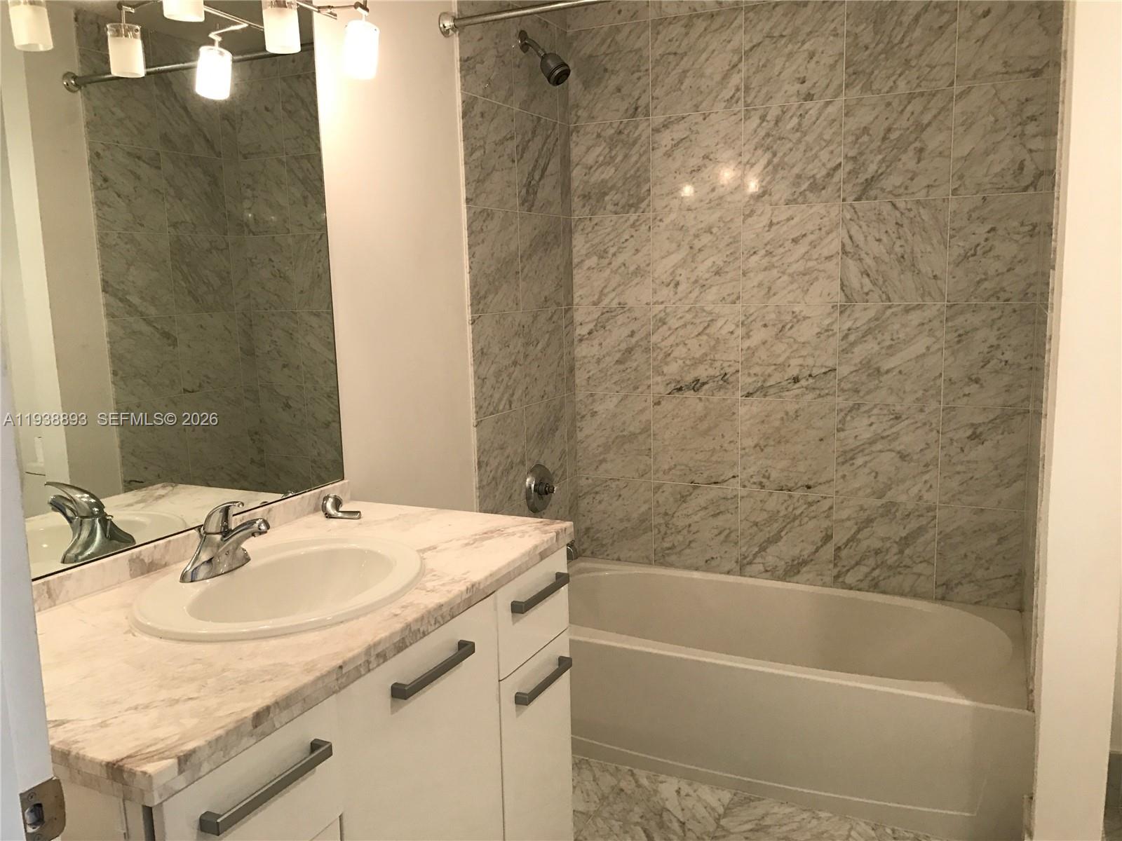 253 NE 2nd St #333, Miami FL 33132