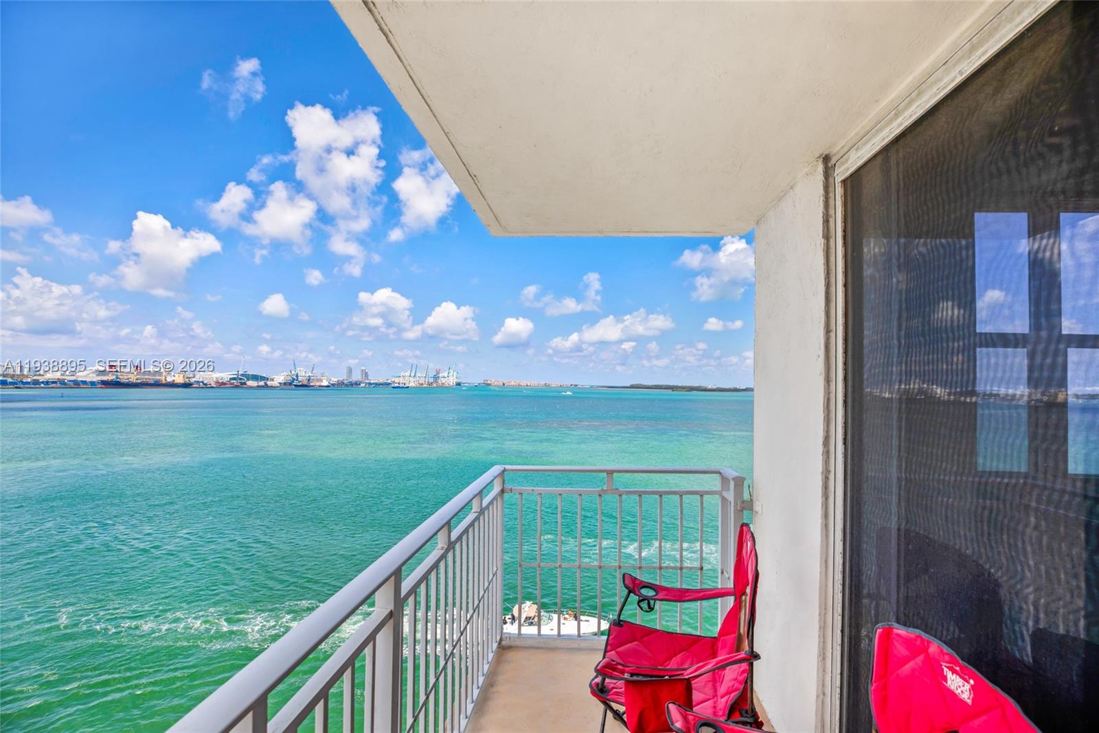 770 Claughton Island Dr #915, Miami FL 33131