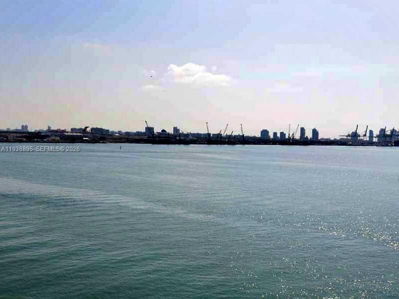 770 Claughton Island Dr #915, Miami FL 33131