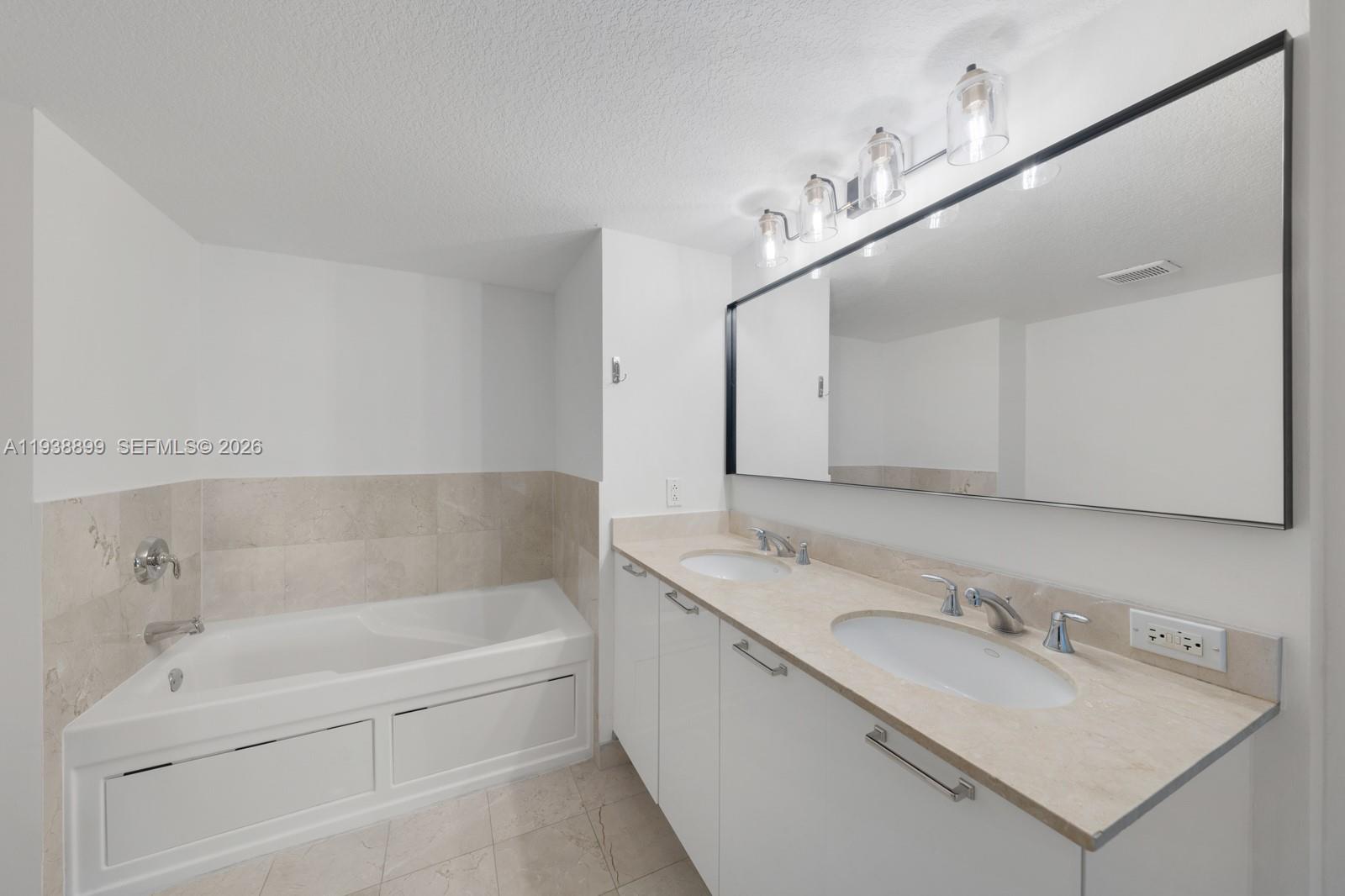 1800 N Bayshore Dr #2511, Miami FL 33132