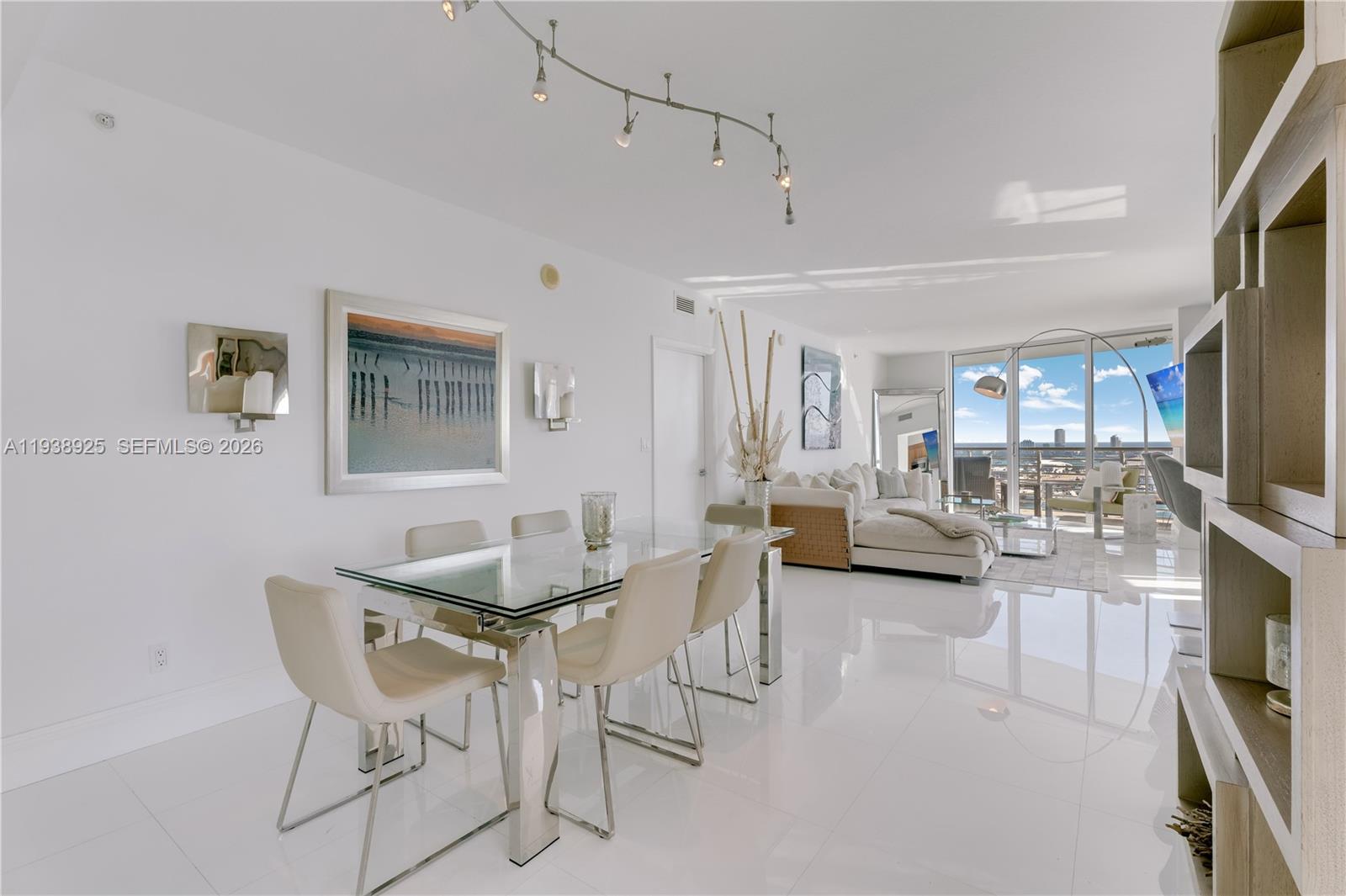 325 S Biscayne Blvd #3723, Miami FL 33131
