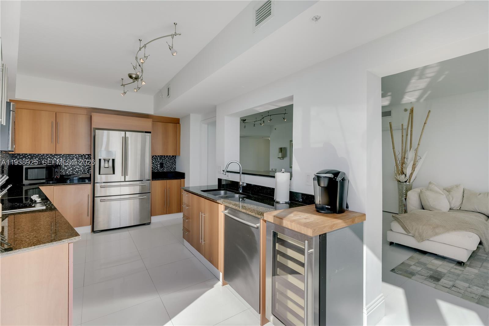 325 S Biscayne Blvd #3723, Miami FL 33131