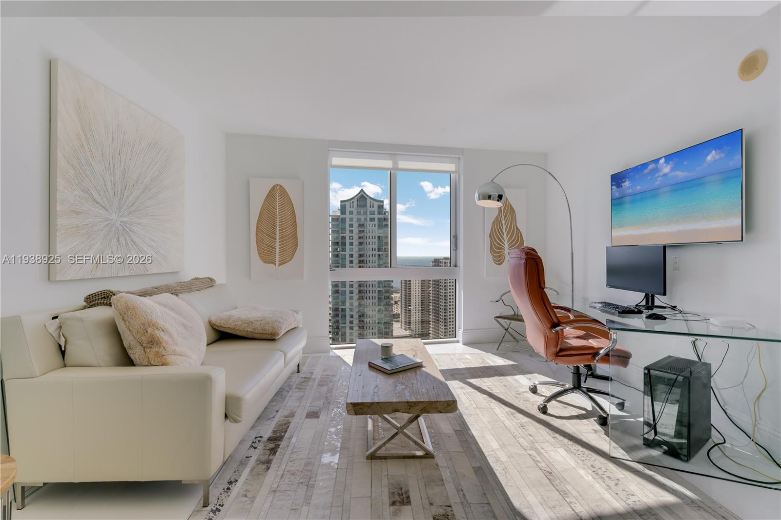 325 S Biscayne Blvd #3723, Miami FL 33131