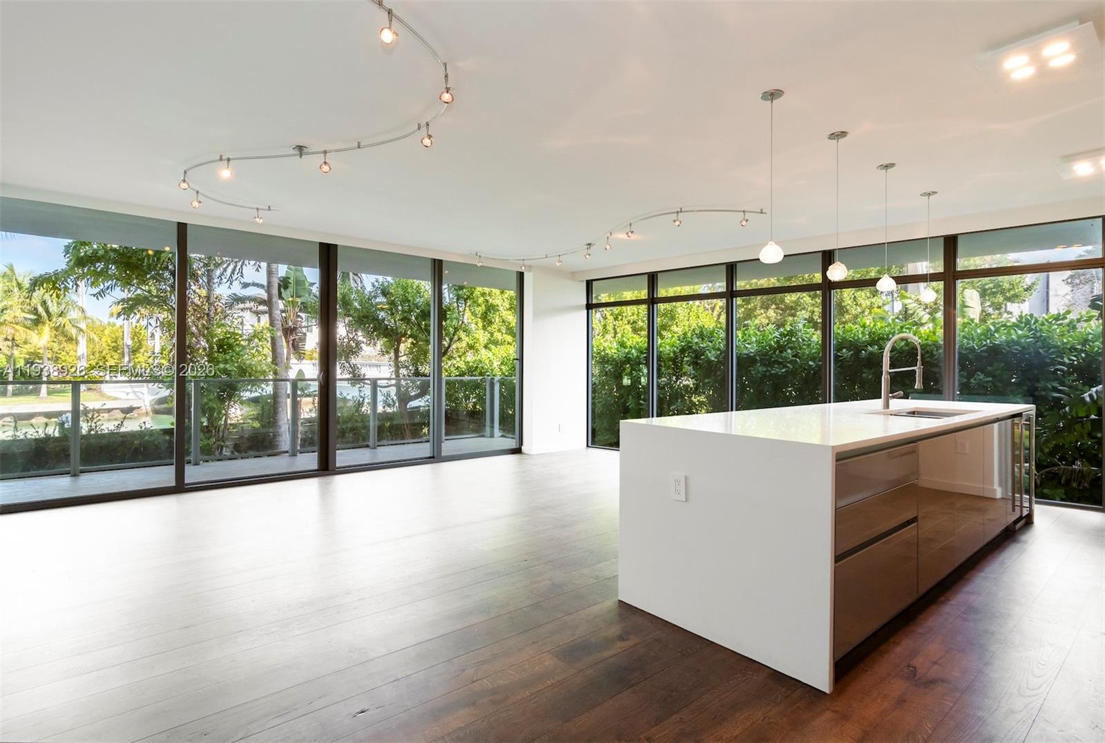 1201 20th St #205, Miami Beach FL 33139