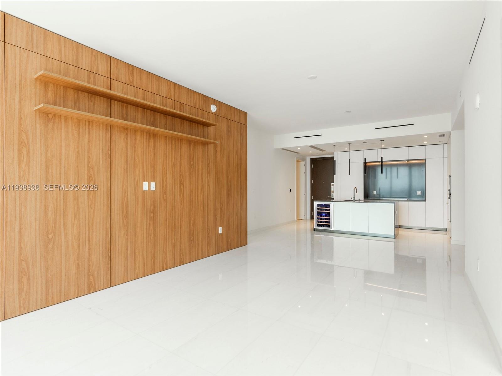 300 Biscayne Boulevard Way #4305W, Miami FL 33131