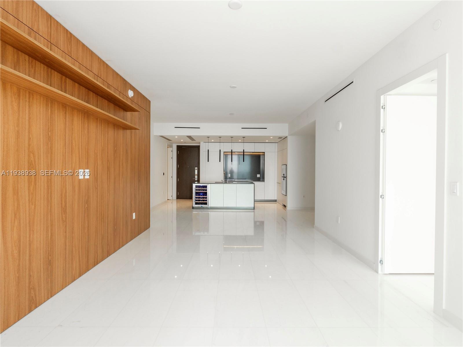 300 Biscayne Boulevard Way #4305W, Miami FL 33131