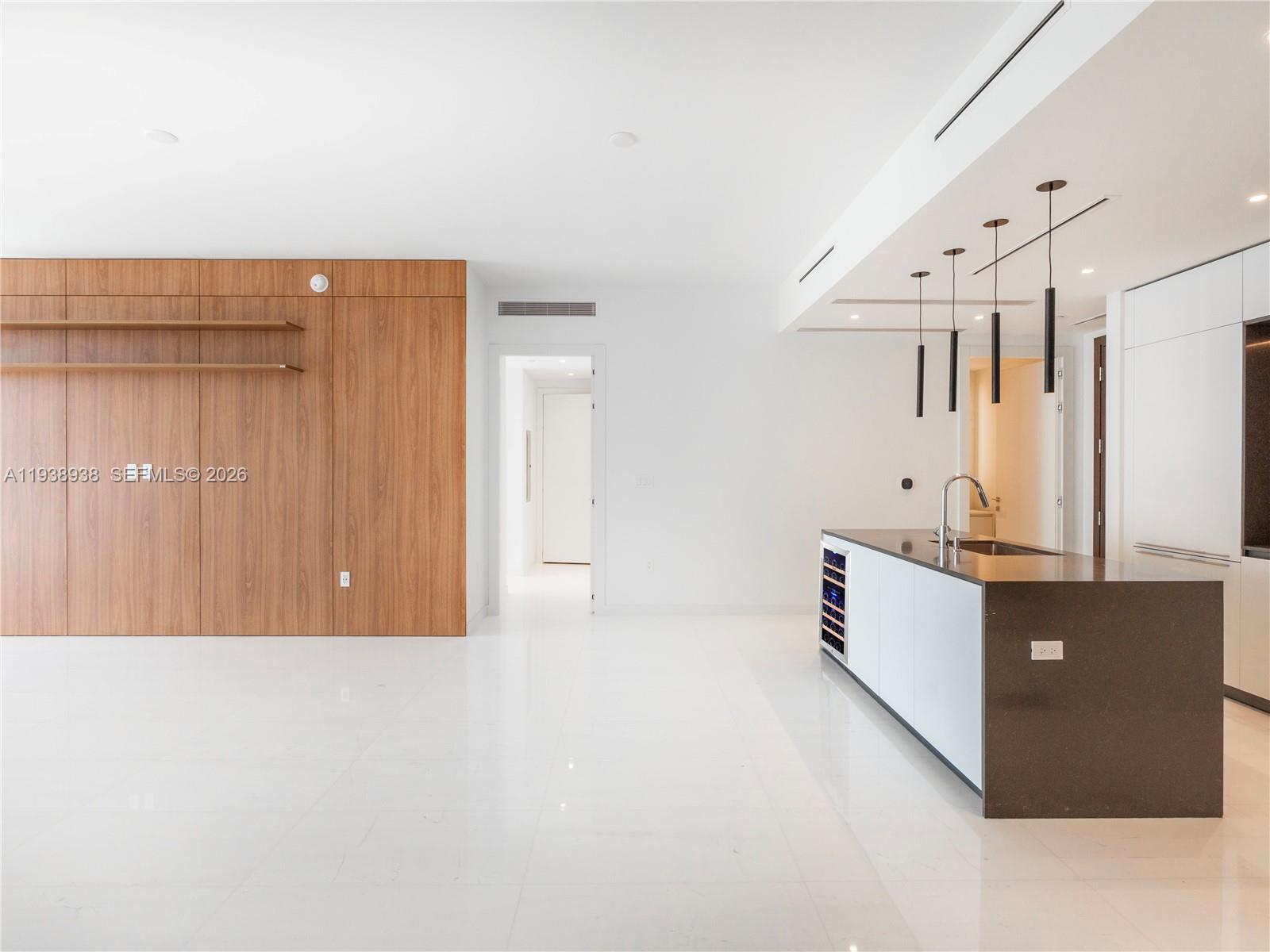 300 Biscayne Boulevard Way #4305W, Miami FL 33131