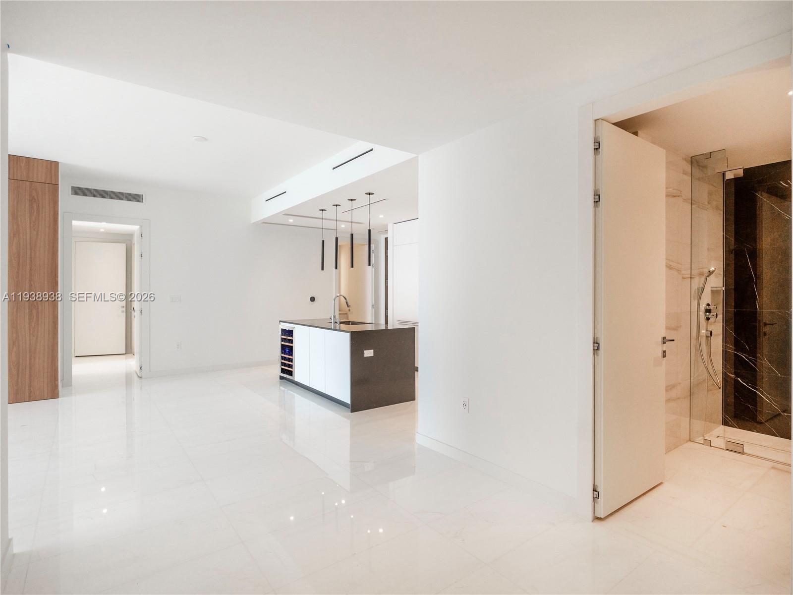 300 Biscayne Boulevard Way #4305W, Miami FL 33131