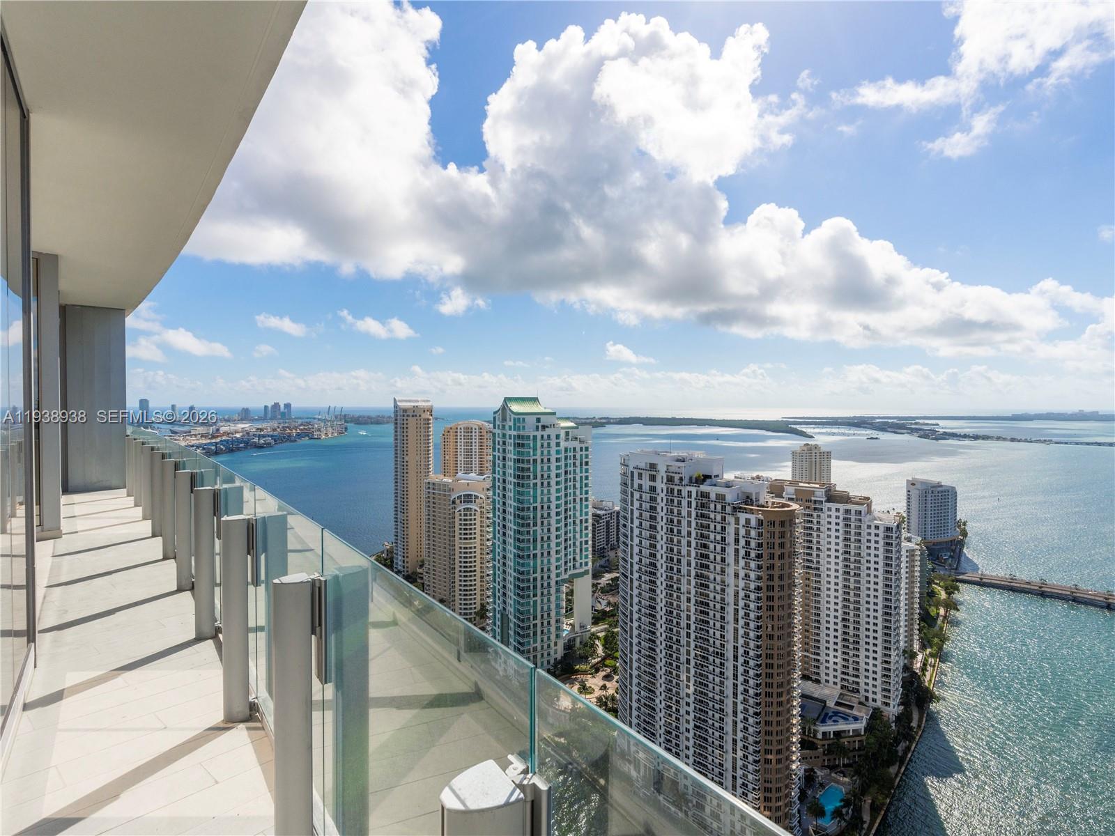 300 Biscayne Boulevard Way #4305W, Miami FL 33131
