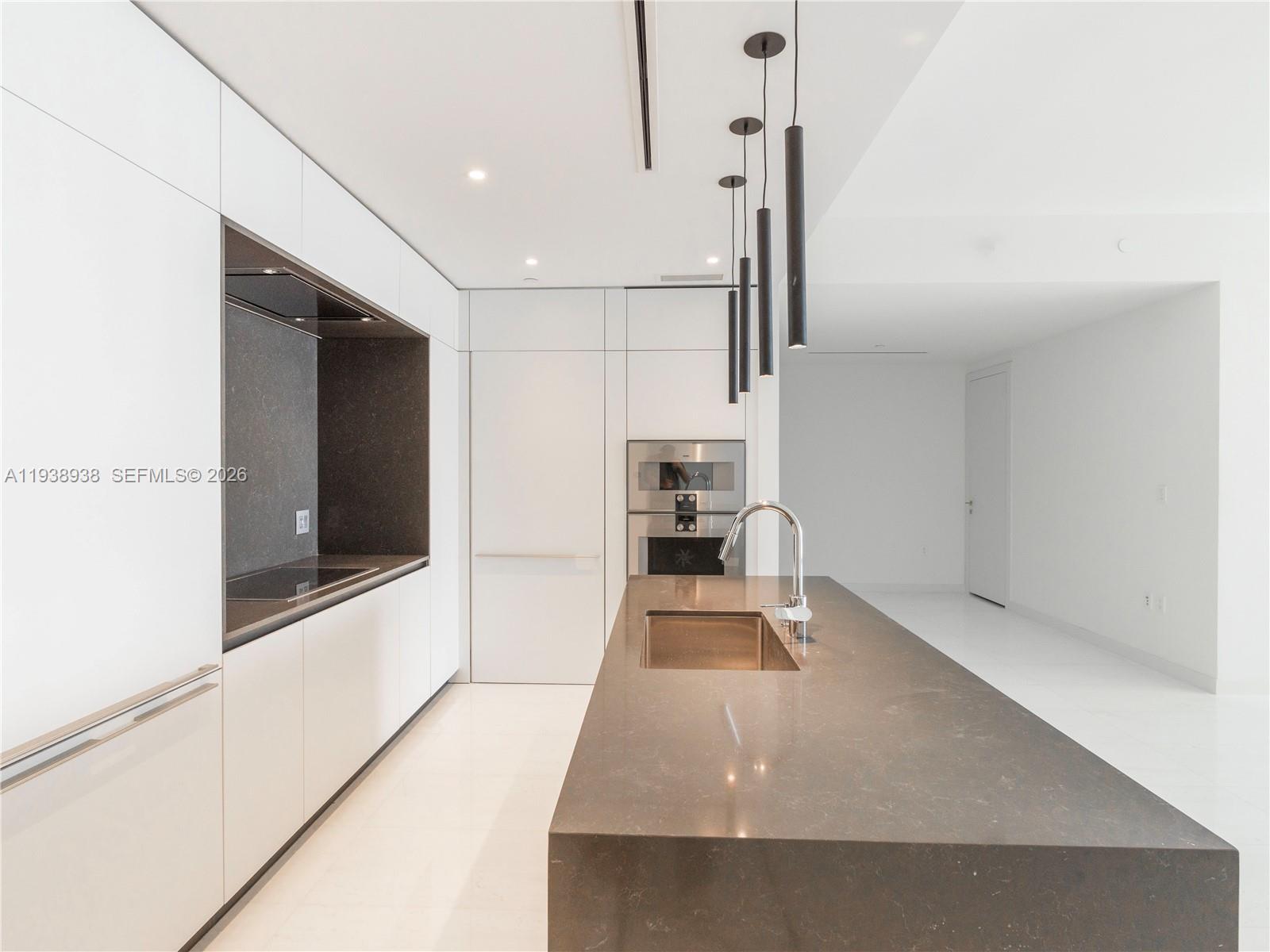 300 Biscayne Boulevard Way #4305W, Miami FL 33131