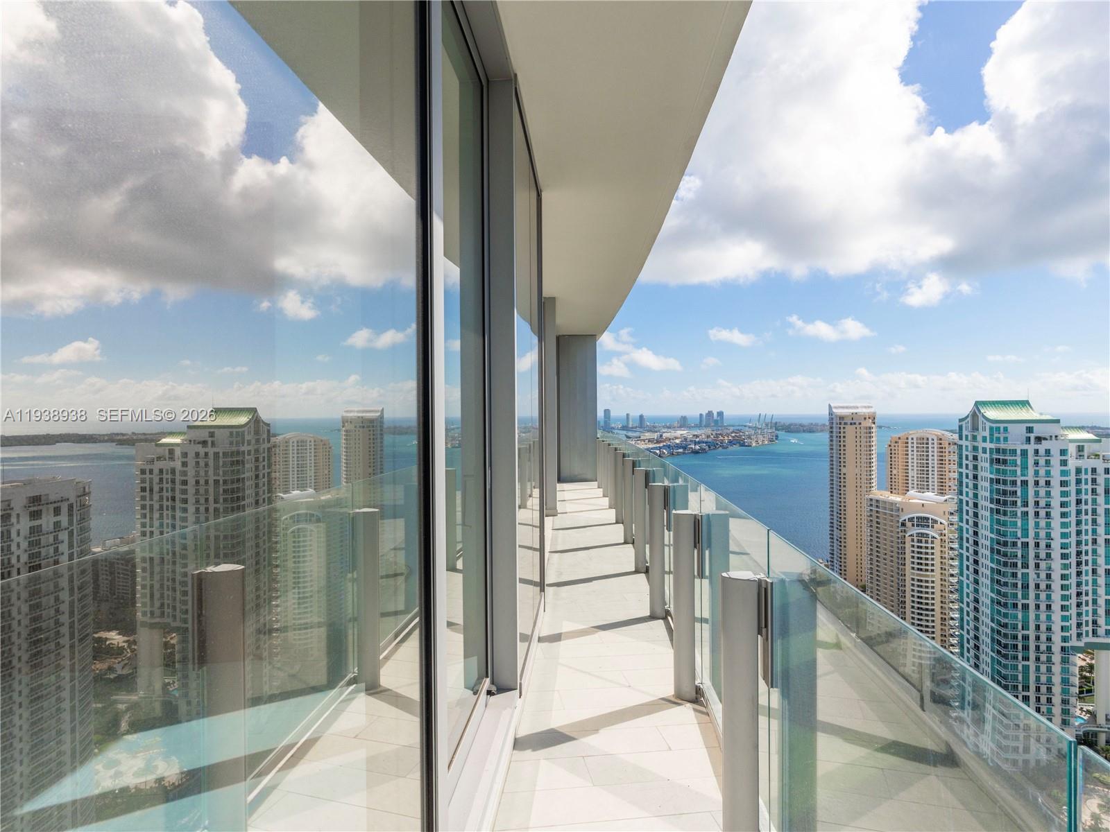 300 Biscayne Boulevard Way #4305W, Miami FL 33131