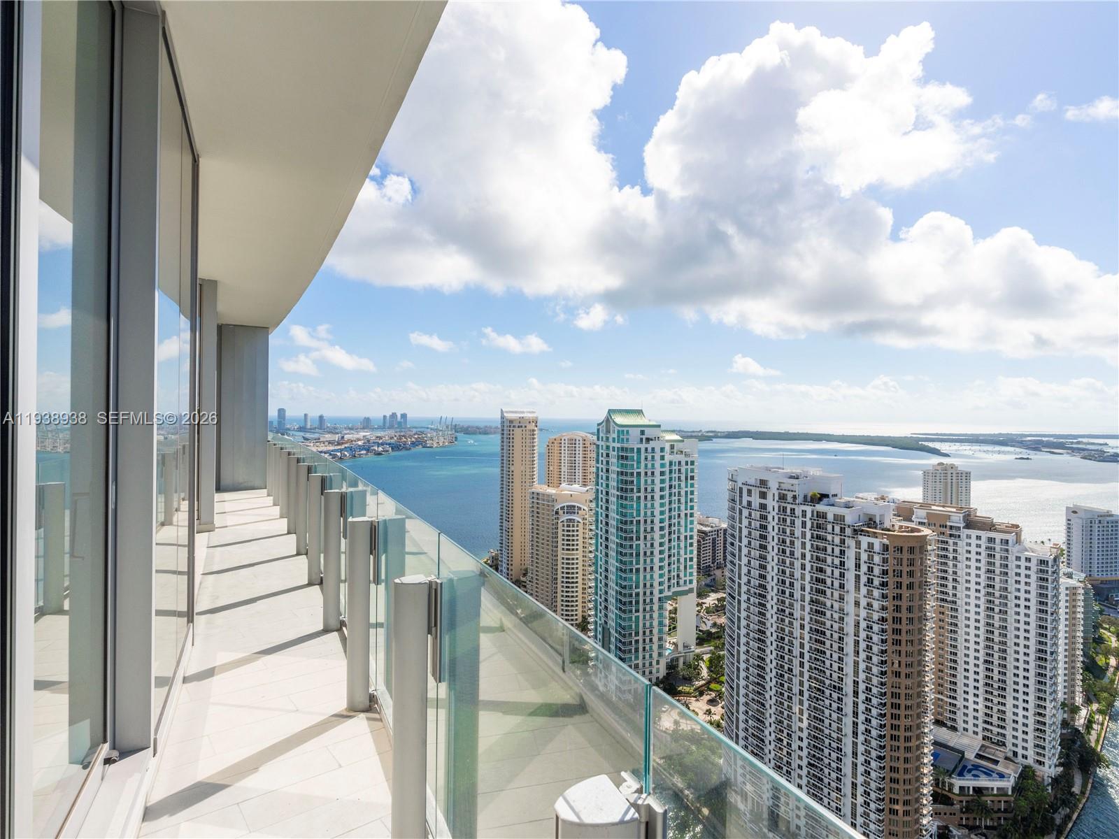 300 Biscayne Boulevard Way #4305W, Miami FL 33131