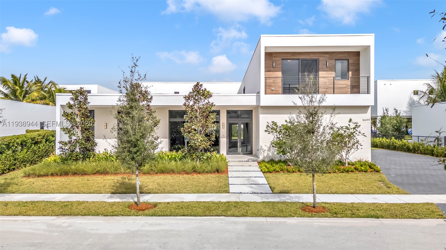 16699 N Botaniko Dr N, Weston FL 33326