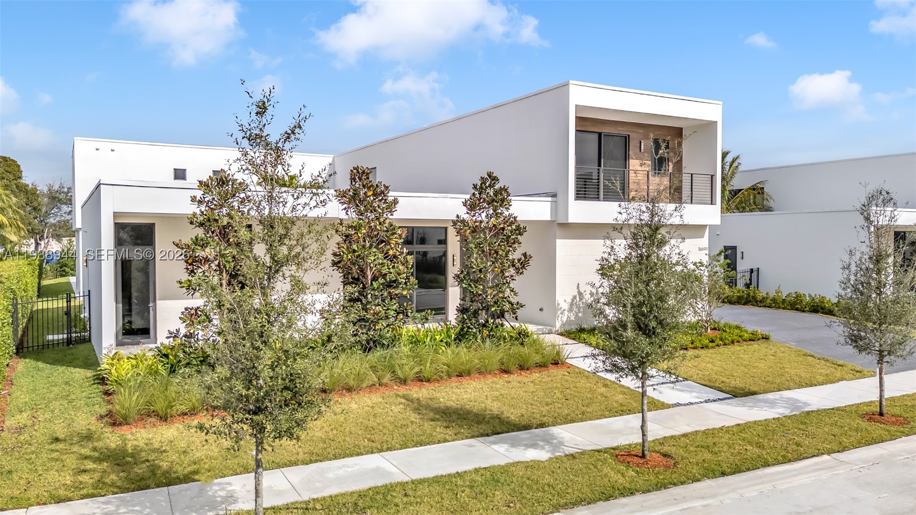 16699 N Botaniko Dr N, Weston FL 33326