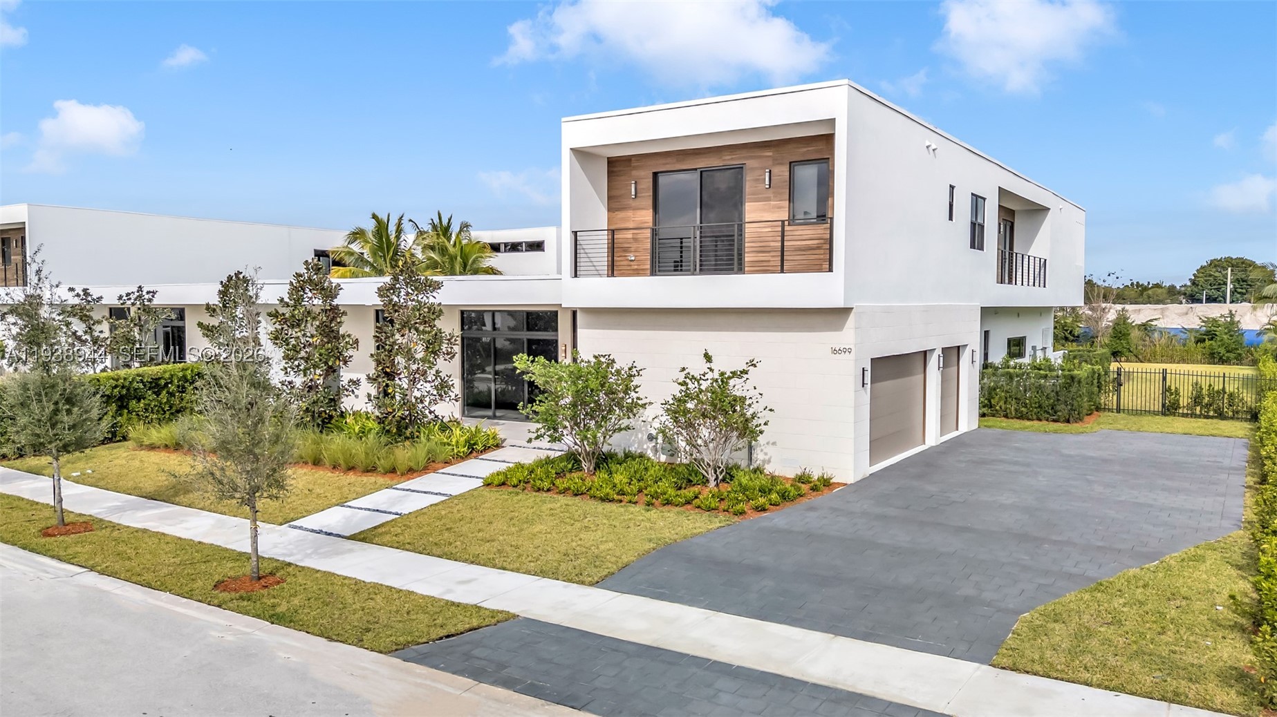 16699 N Botaniko Dr N, Weston FL 33326