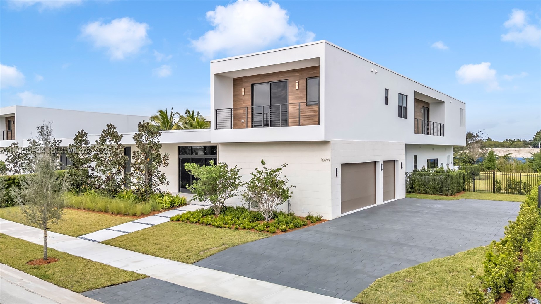 16699 N Botaniko Dr N, Weston FL 33326