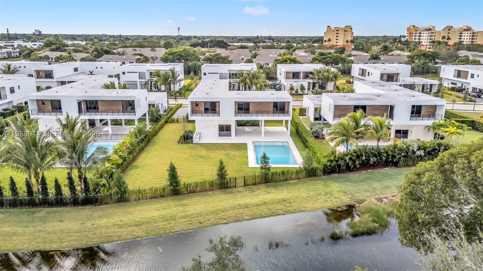 16699 N Botaniko Dr N, Weston FL 33326