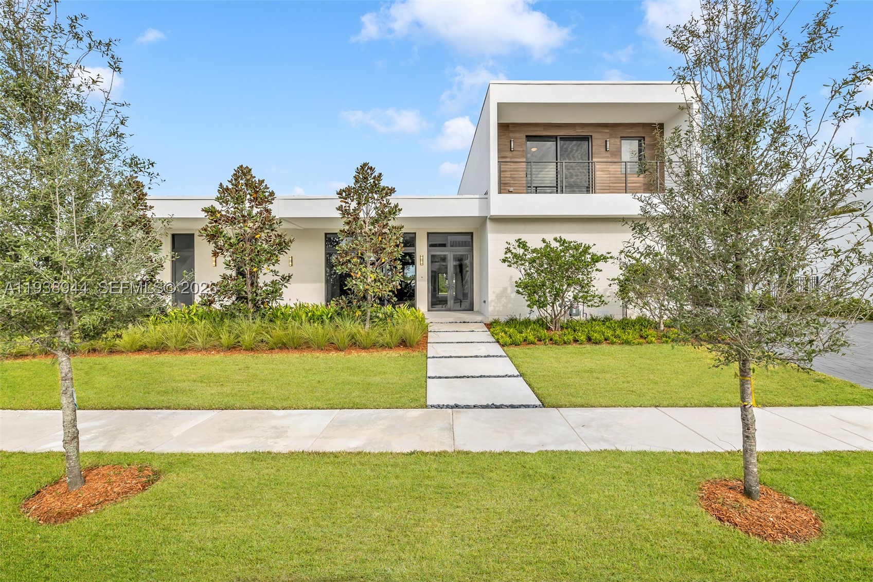 16699 N Botaniko Dr N, Weston FL 33326