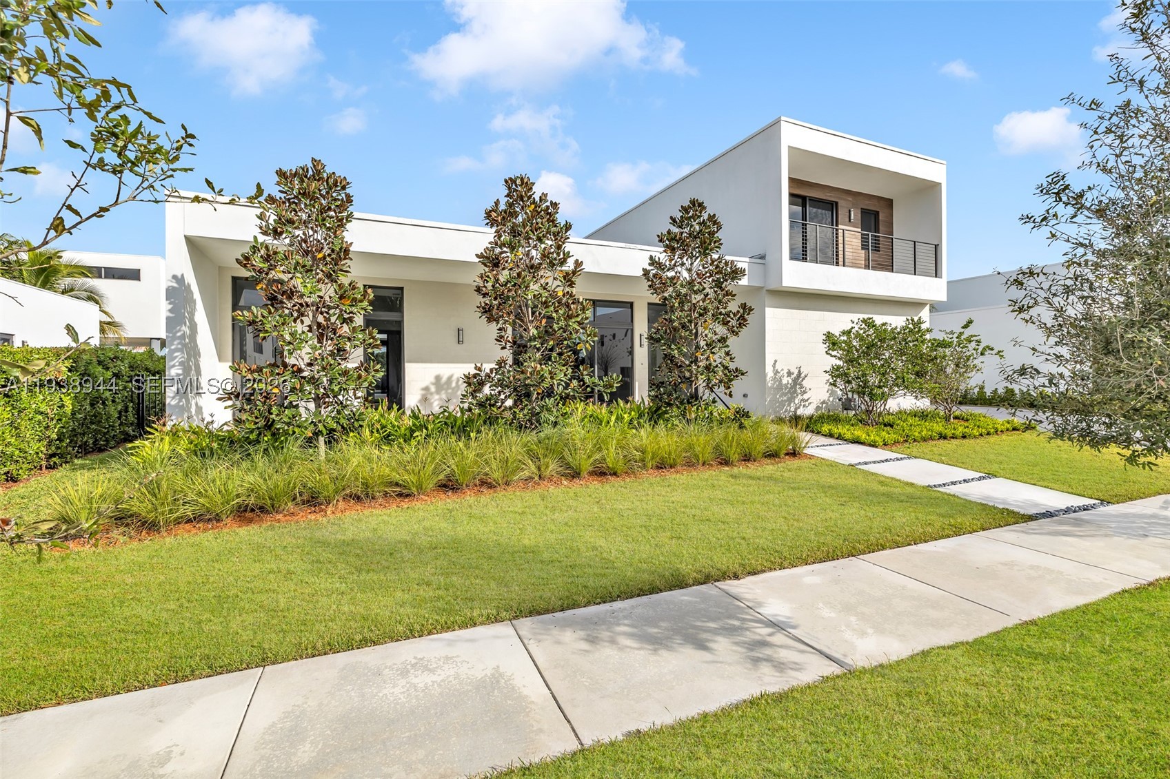 16699 N Botaniko Dr N, Weston FL 33326