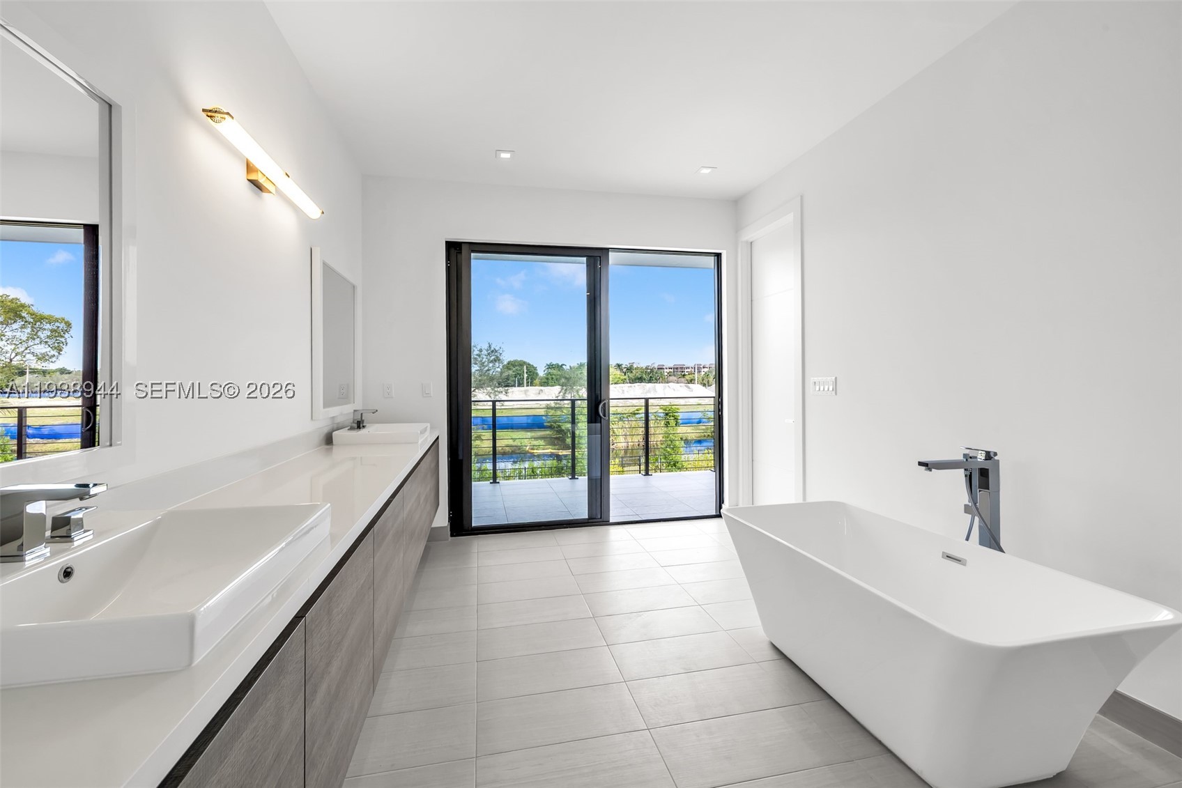 16699 N Botaniko Dr N, Weston FL 33326