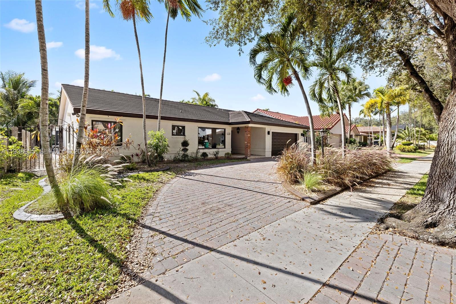 7910 NW 169th Ter, Miami Lakes FL 33016
