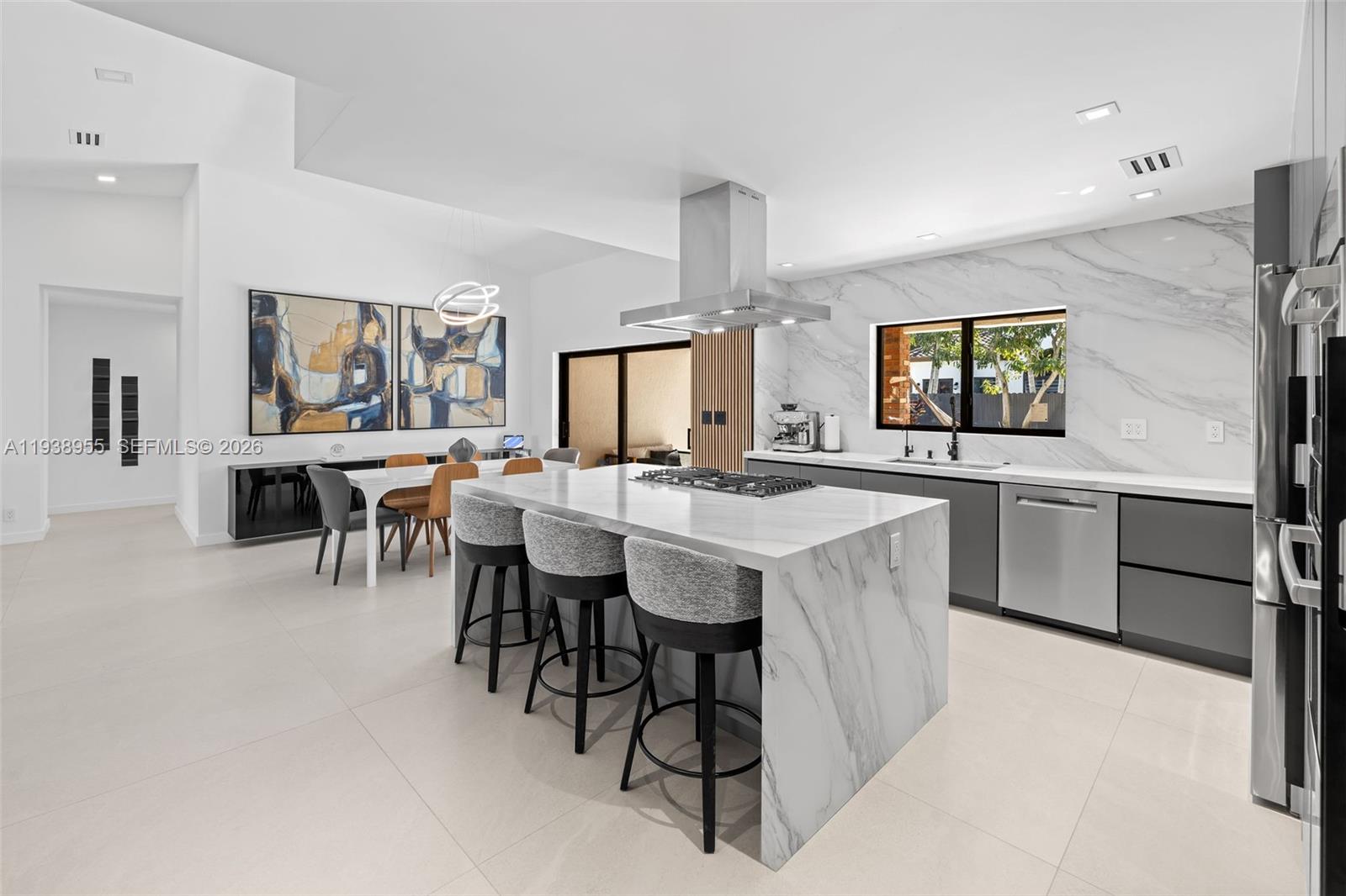 7910 NW 169th Ter, Miami Lakes FL 33016