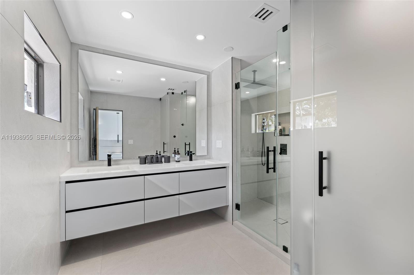 7910 NW 169th Ter, Miami Lakes FL 33016