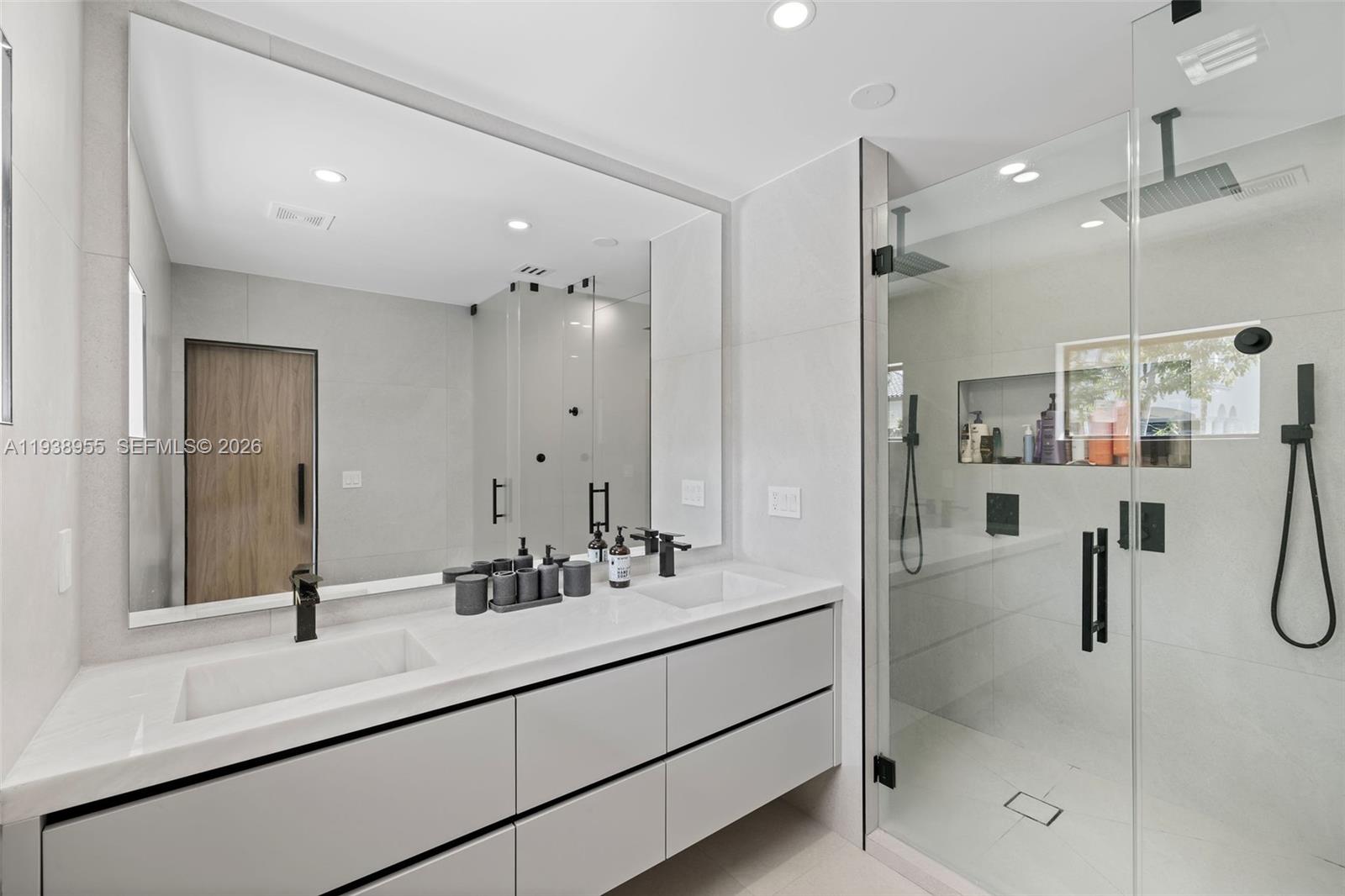 7910 NW 169th Ter, Miami Lakes FL 33016