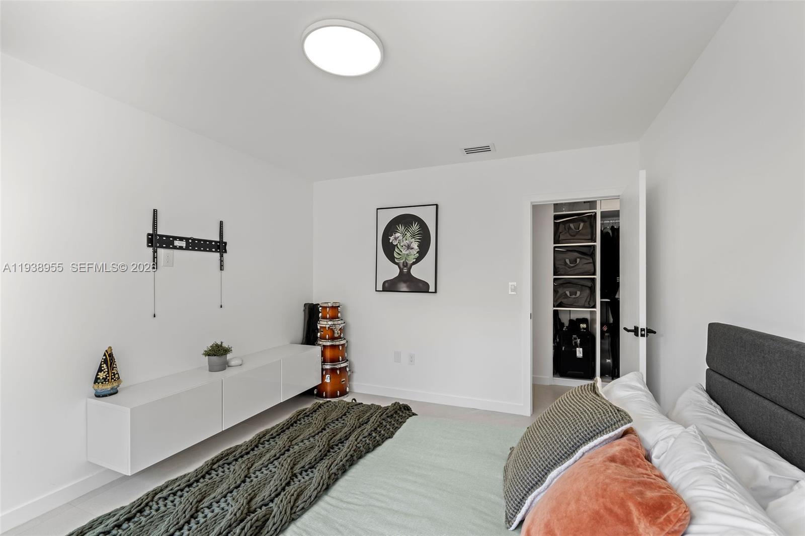 7910 NW 169th Ter, Miami Lakes FL 33016