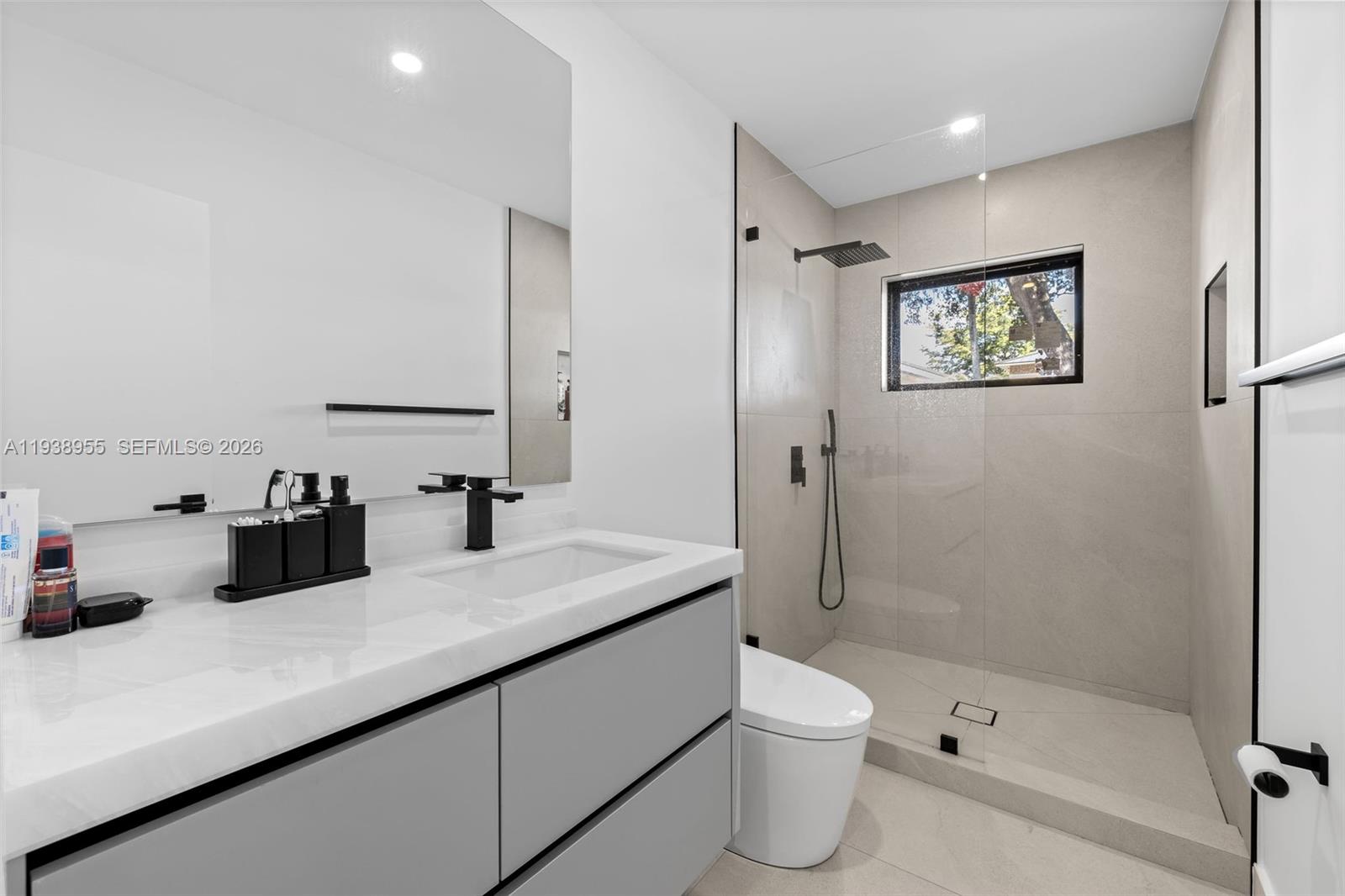 7910 NW 169th Ter, Miami Lakes FL 33016